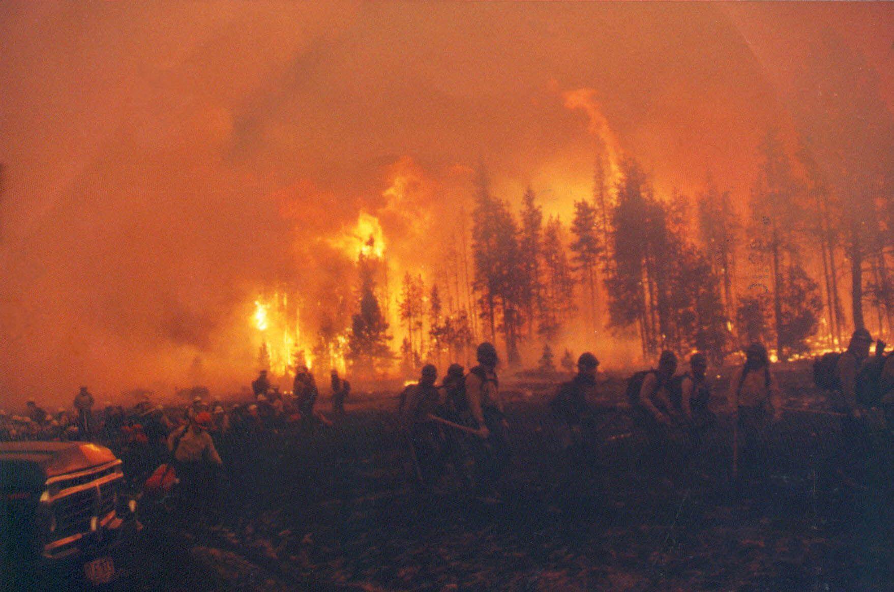 1758x1164 Wildfires Wallpaper