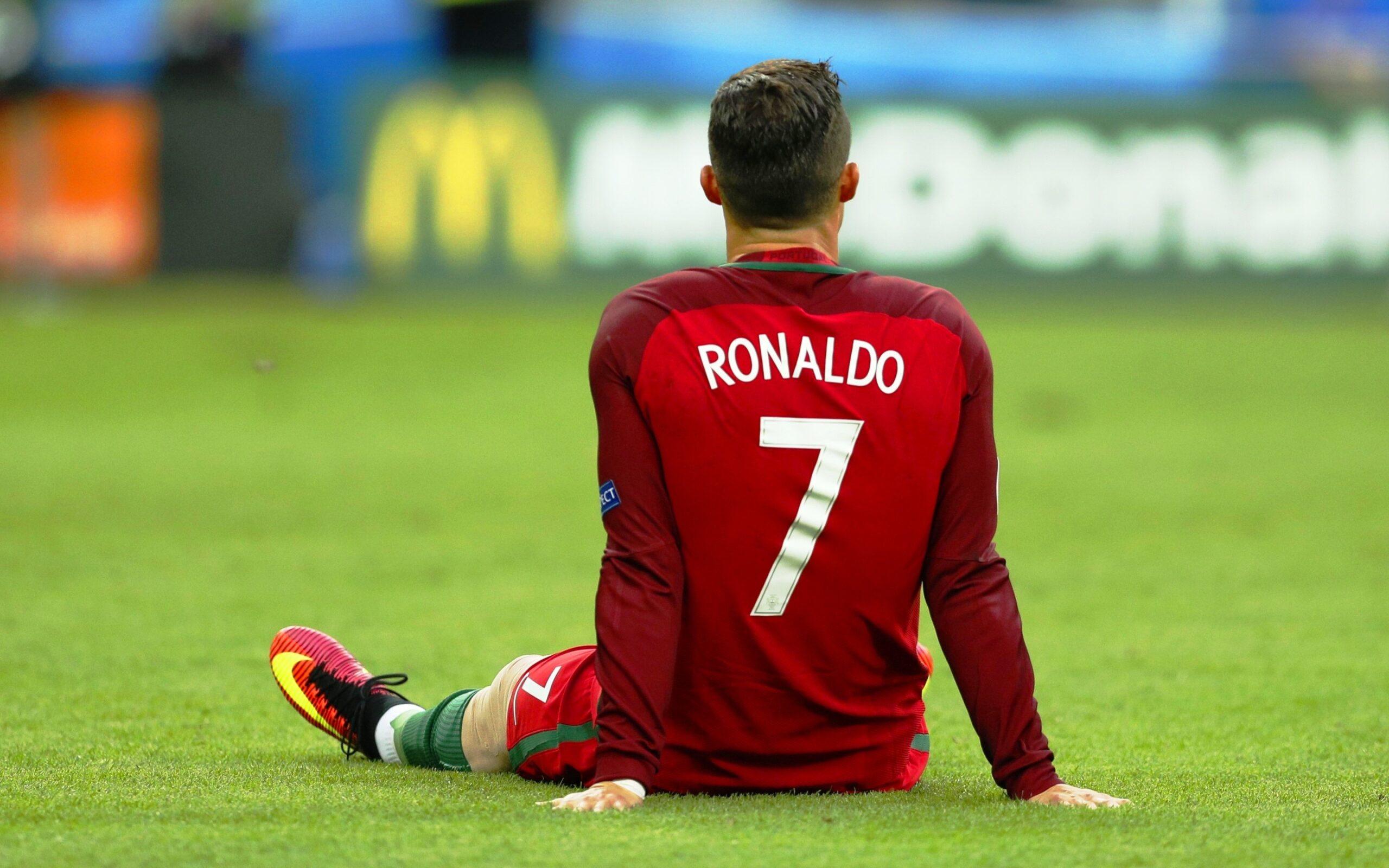 2560x1600 HD Football Wallpaper