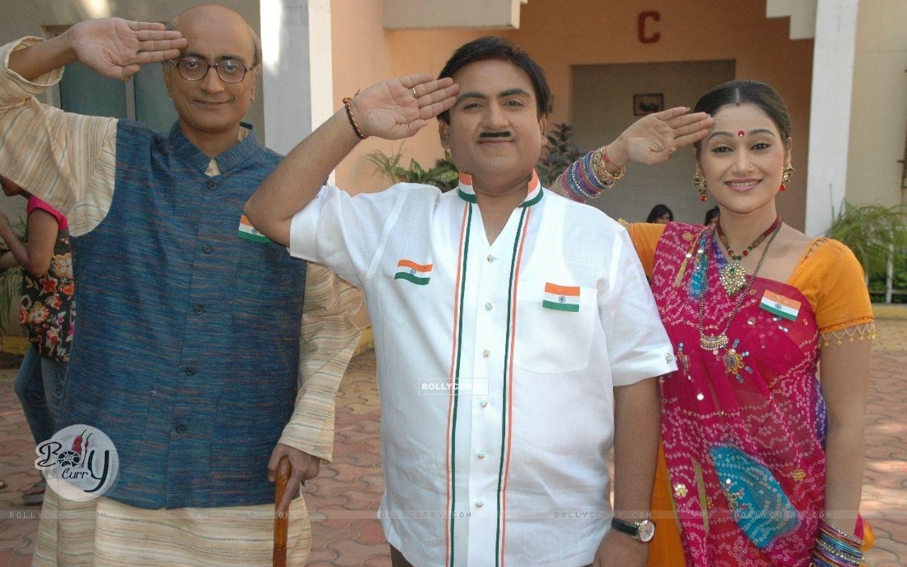 1280x800 Amit Bhatt, Dilip Joshi and Disha Vakani celebrate Republic day. Dilip Joshi Photo Gallery