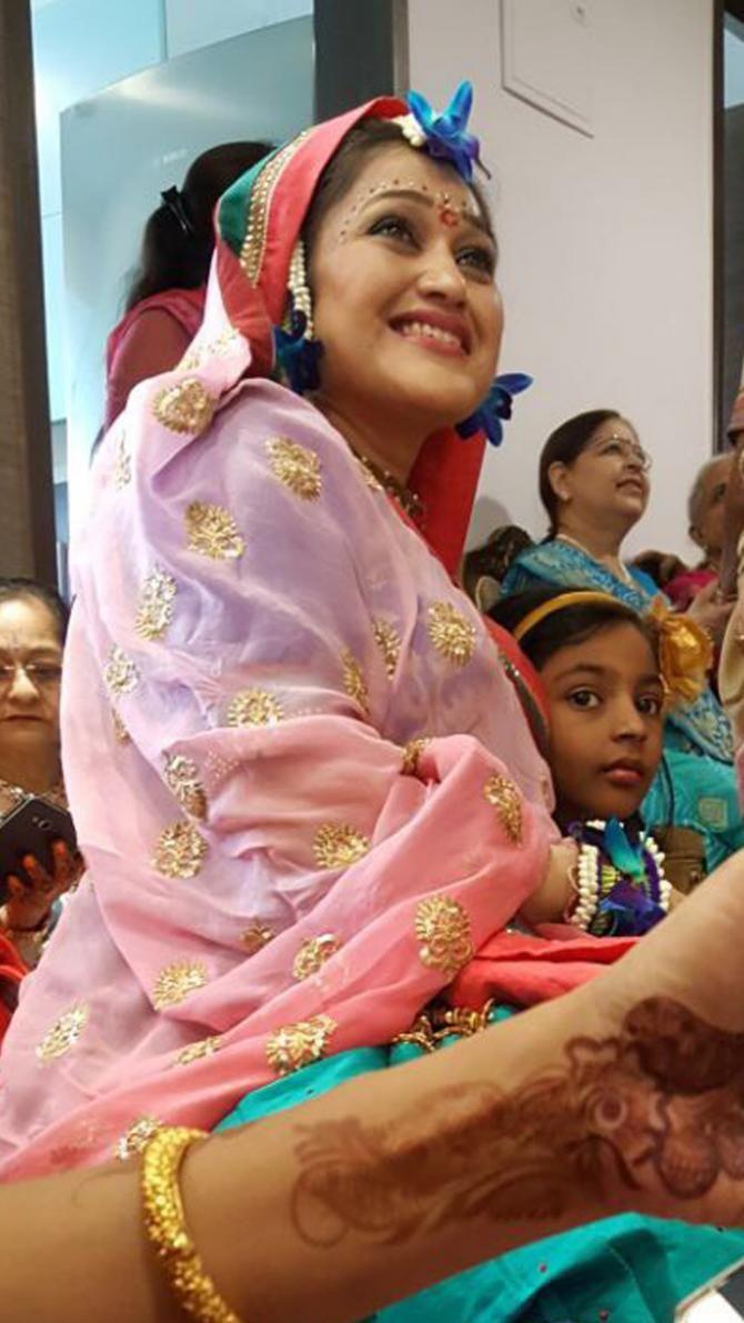 670x1191 Disha Vakani Of 'Taarak Mehta.' Fame Reveals The Name Of Her 6 Month Old Daughter. Sonakshi Sinha Bikini, New Baby Girl Congratulations, Bollywood Celebrities