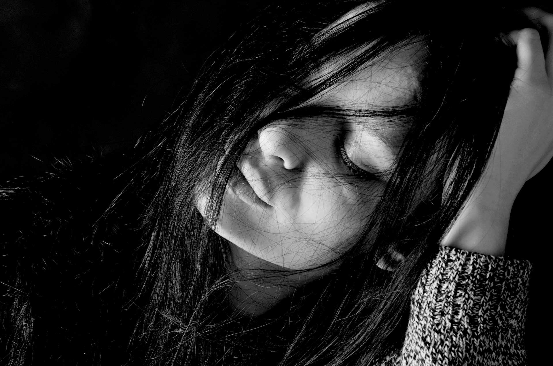 1920x1271 Girl Broken Wallpaper