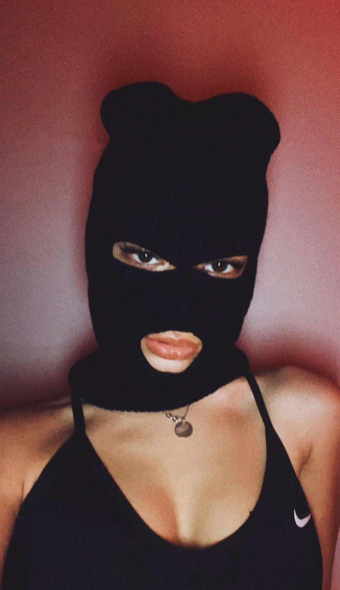 1125x1953 Ski Mask Girls Wallpaper