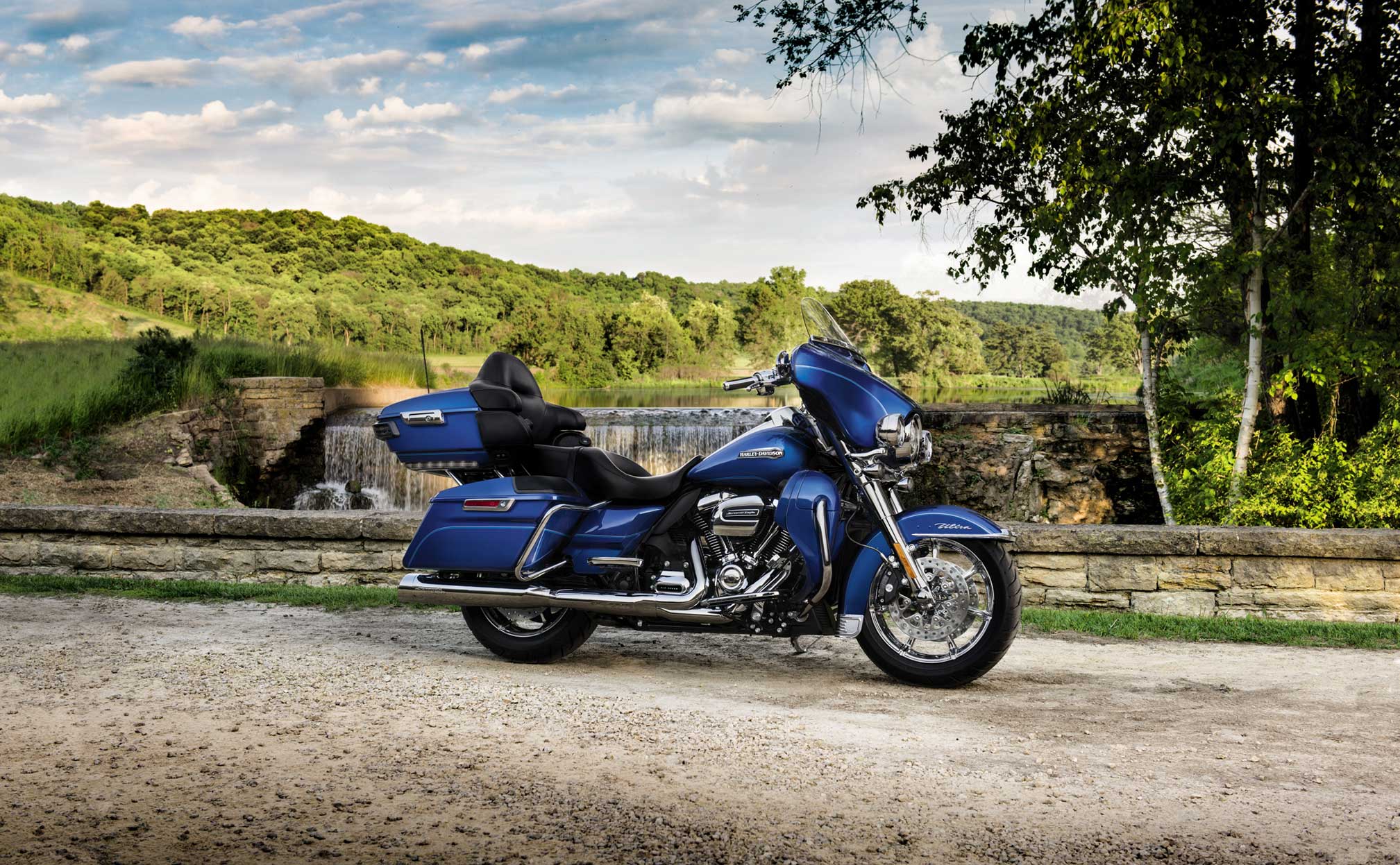 2017x1247 Harley Davidson Electra Glide Ultra Classic HD Wallpaper