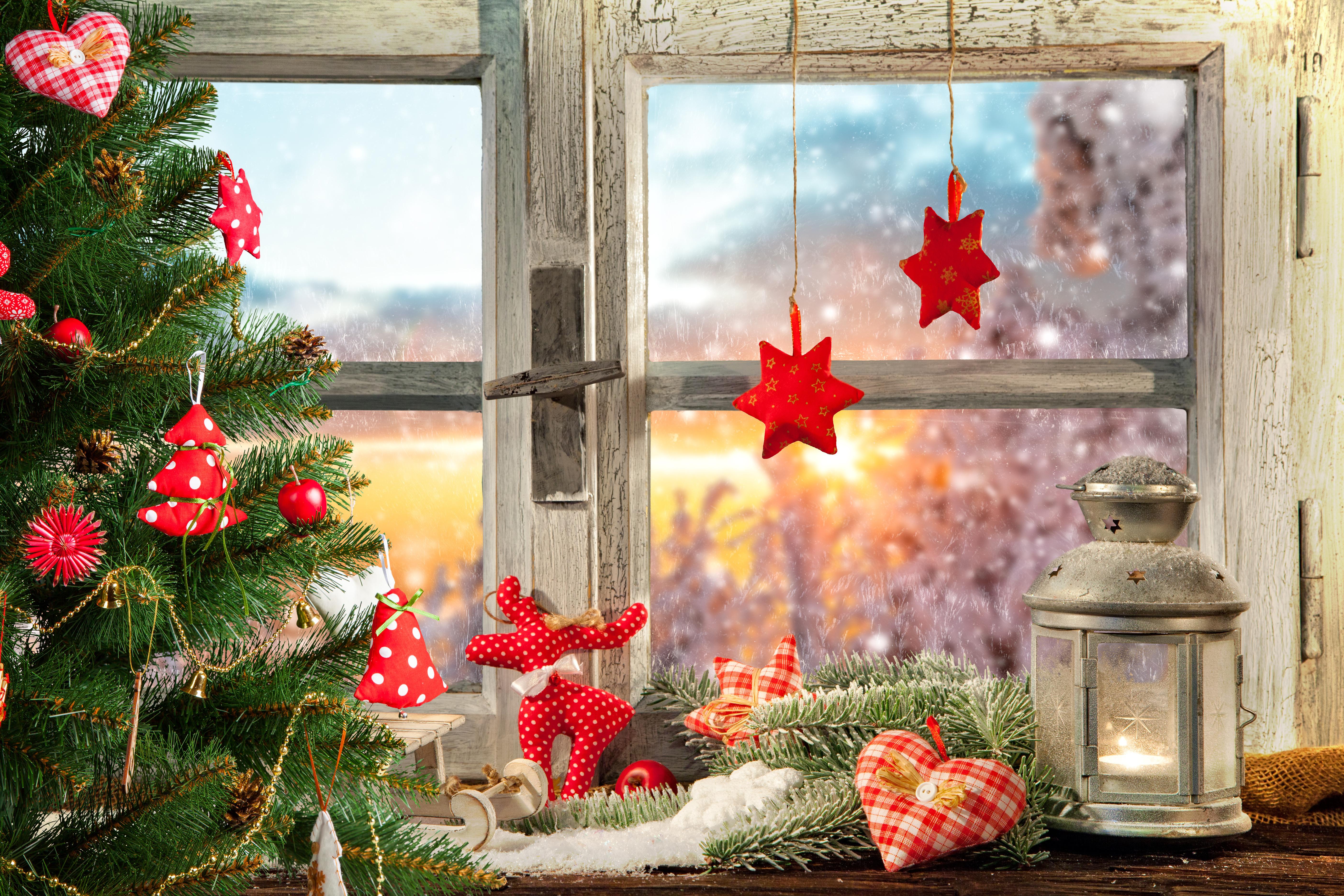 5616x3744 Christmas Window 4k Ultra HD Wallpaper