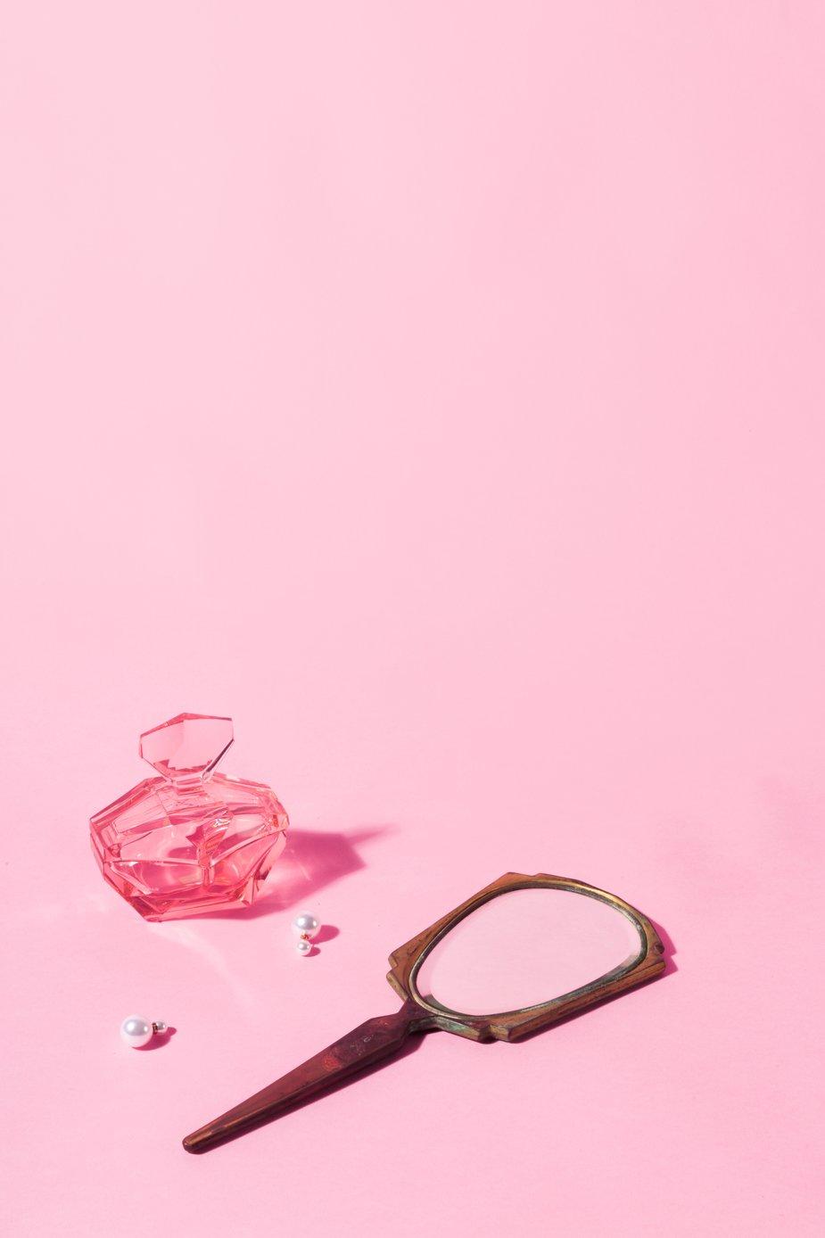 925x1388 Browse Free HD Image of Antique Mirror With Perfume And Earrings