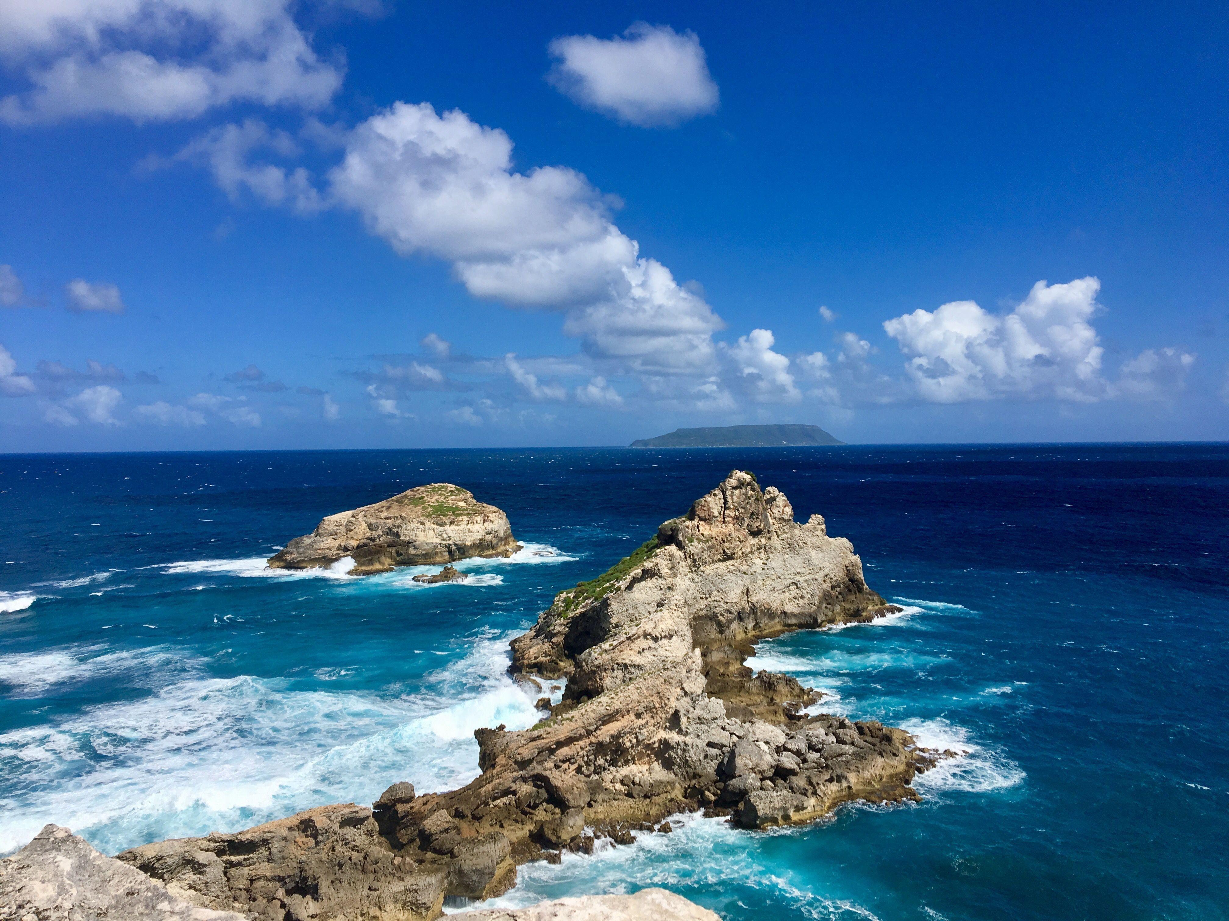 4032x3024 Guadeloupe Blue Rock Sky island Green Picture for Desktop Unique