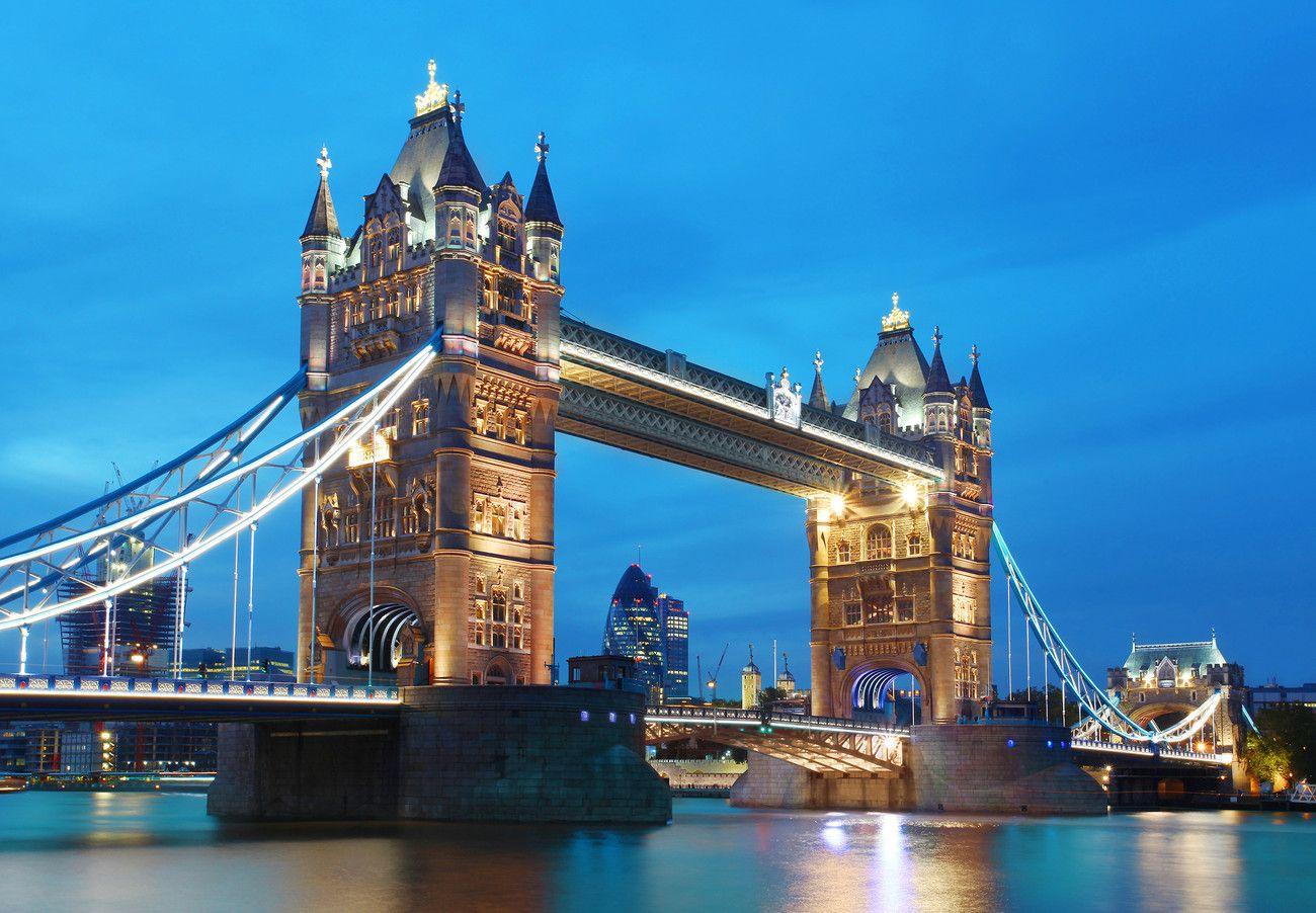 1300x902 TOWER BRIDGE Wall Mural