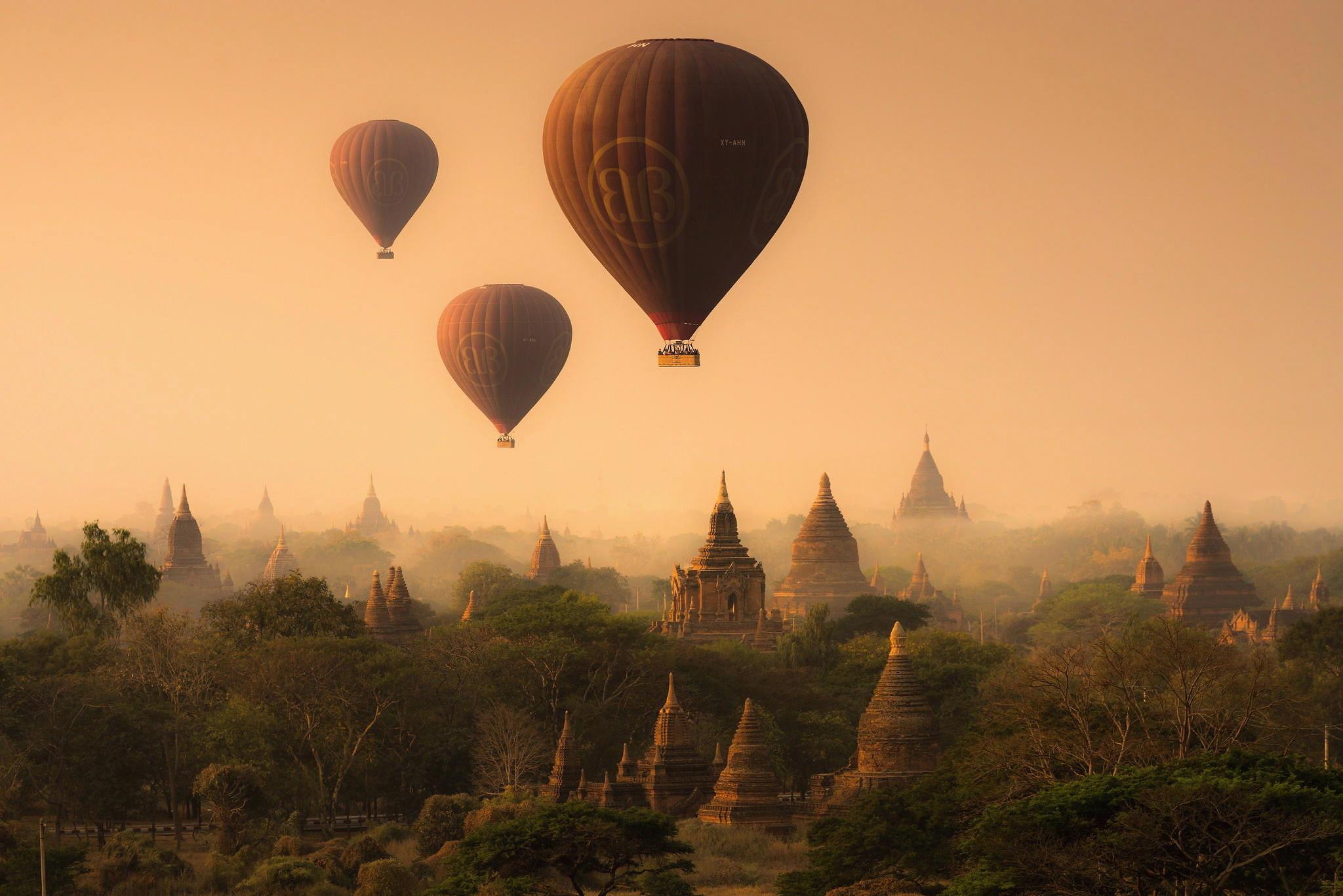 2048x1367 Wallpaper Myanmar, Bagan, pagoda, temple, hot air balloon, balloon desktop wallpaper World
