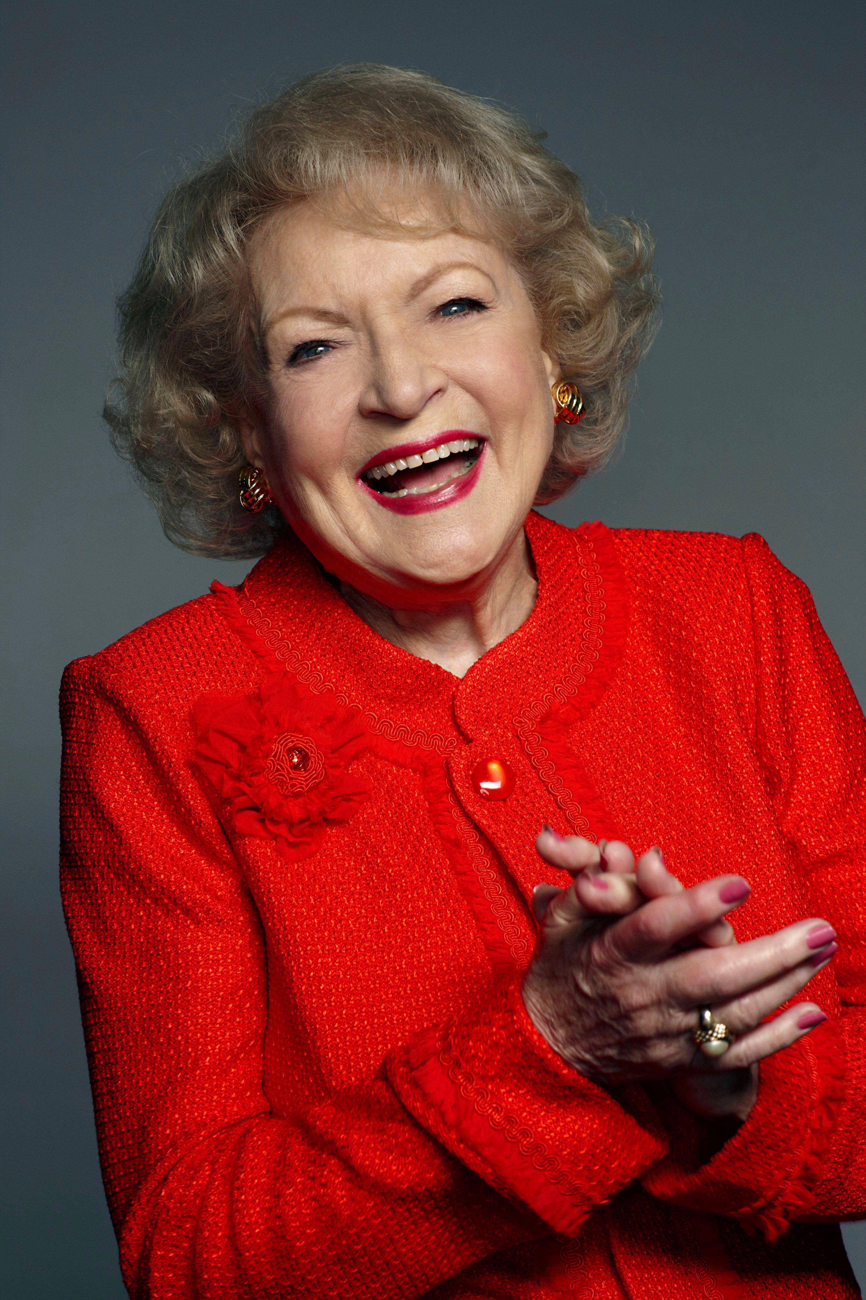 3000x4500 Betty White Wallpaper