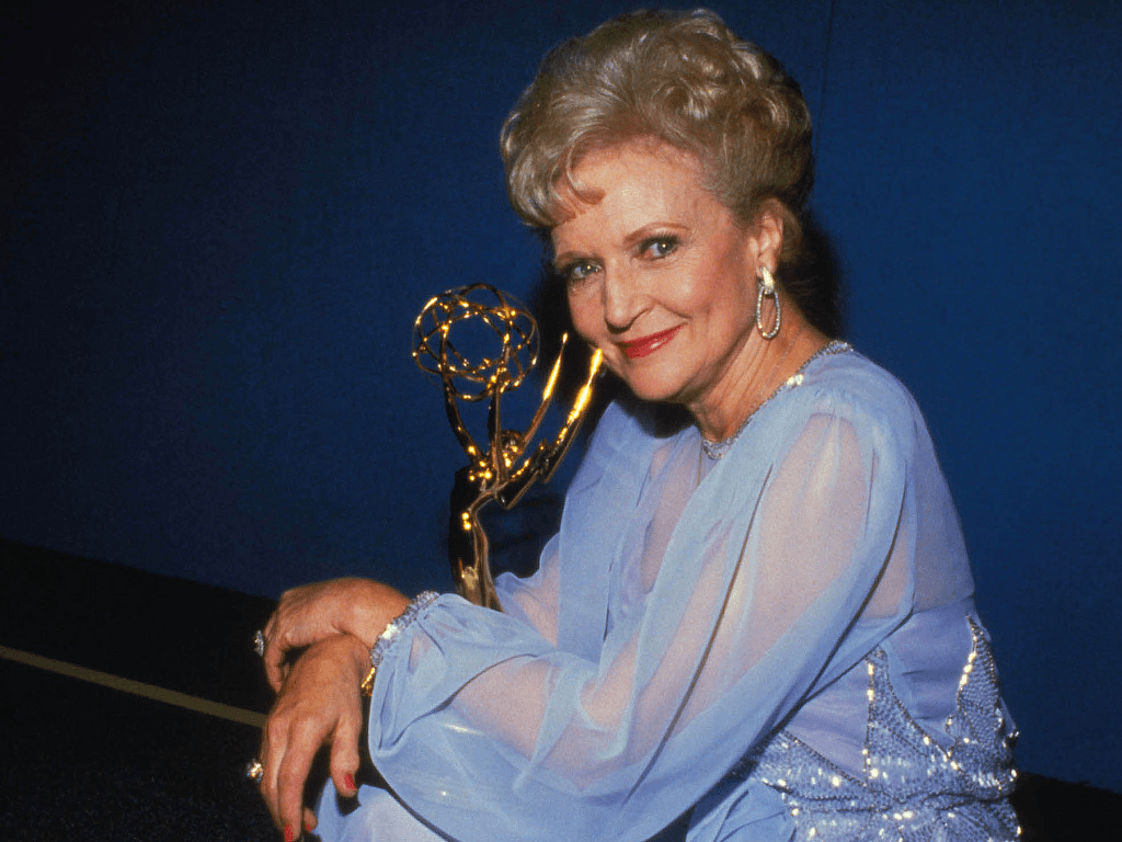 Betty White Wallpapers Top Free Betty White Backgrounds Wallpaperaccess