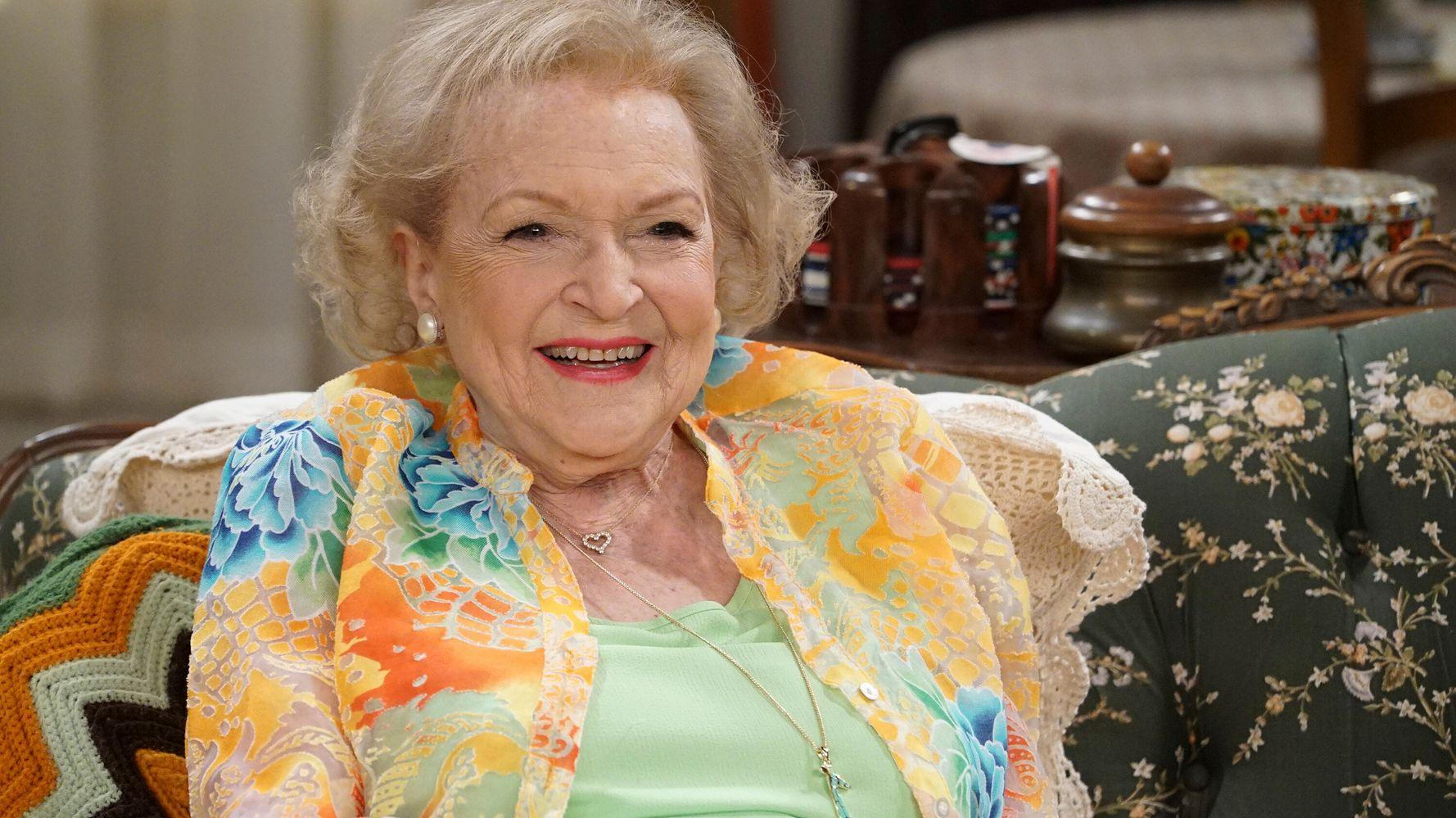 1778x999 Betty White's Friends, Colleagues And Fans Mourn Her Loss