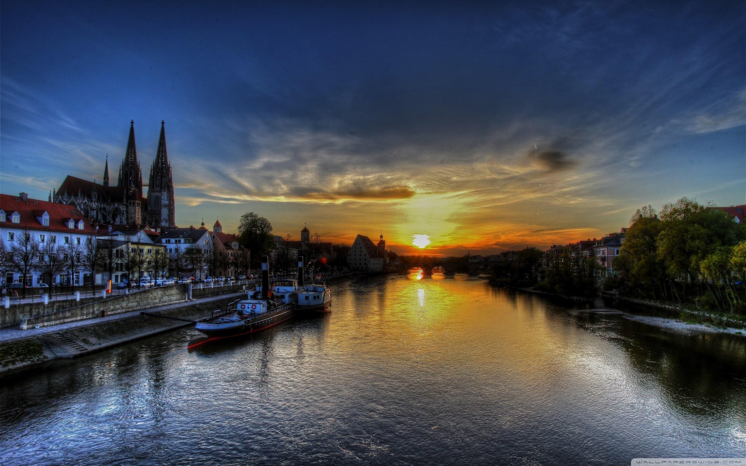 2560x1600 Regensburg Wallpaper