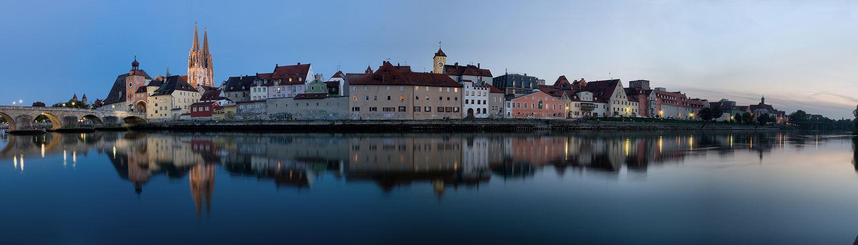 1680x480 Regensburg • Image • WallpaperFusion by Binary Fortress Software