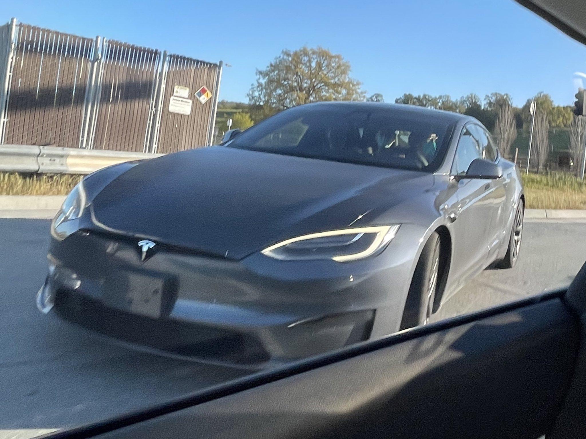 2048x1536 Tesla Model S with Yoke Steering Wheel, Plaid badge spotted near Fremont Factory