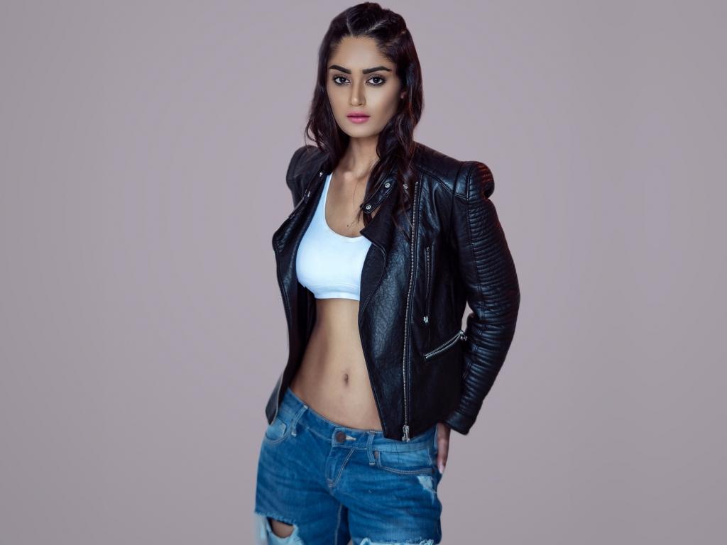 1024x768 Leather jacket, hot, girl model wallpaper, HD image, picture, background, 2d8e52