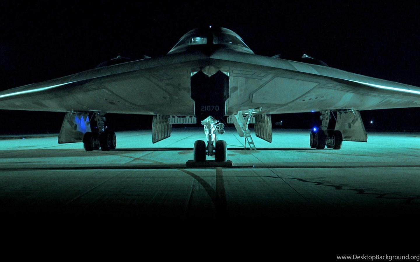 1440x900 B2 Bomber Wallpaper Desktop Background