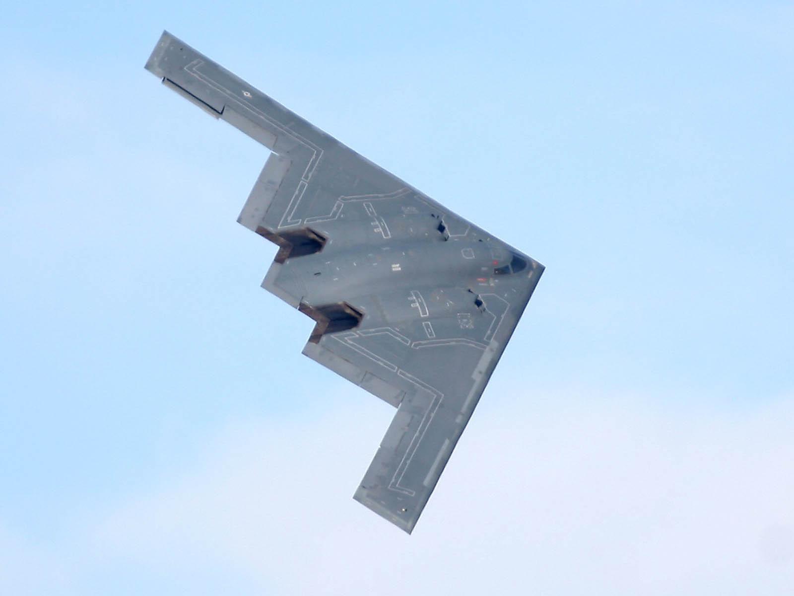 1600x1200 Cute Baby HD Wallpaper: B2 Spirit Aircraft