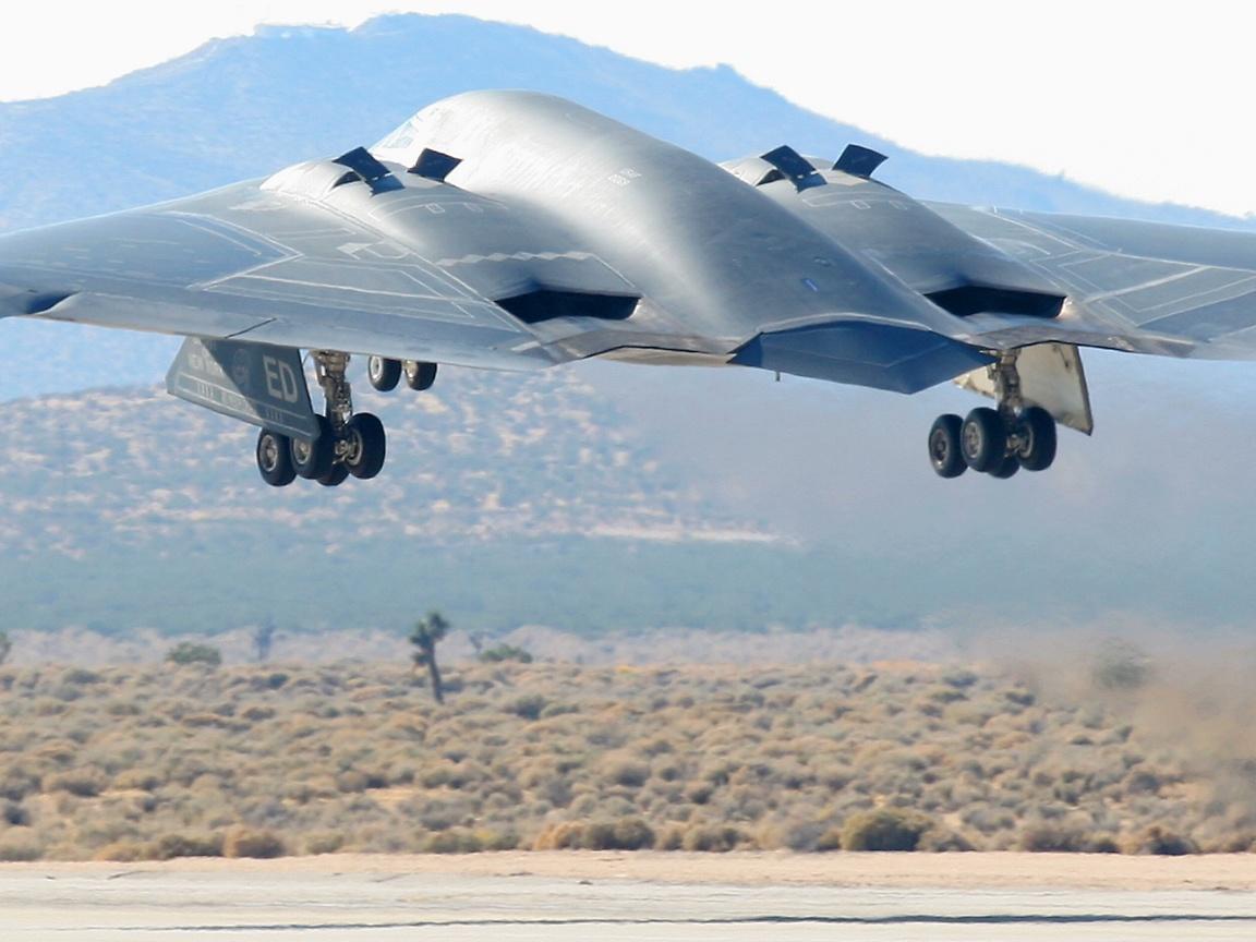 1152x864 Bomber Wallpaper