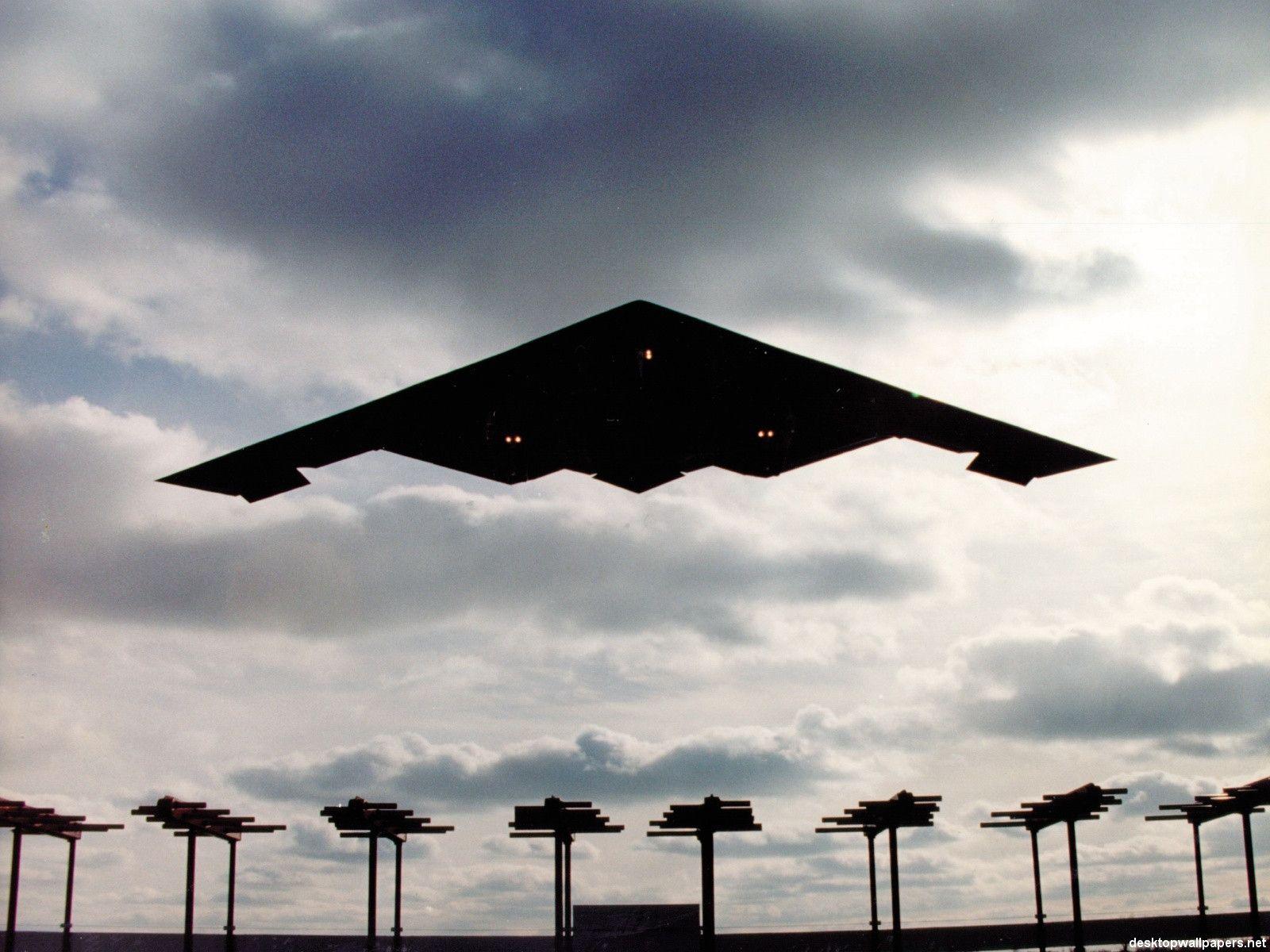 1600x1200 B2 Bomber Wallpaper