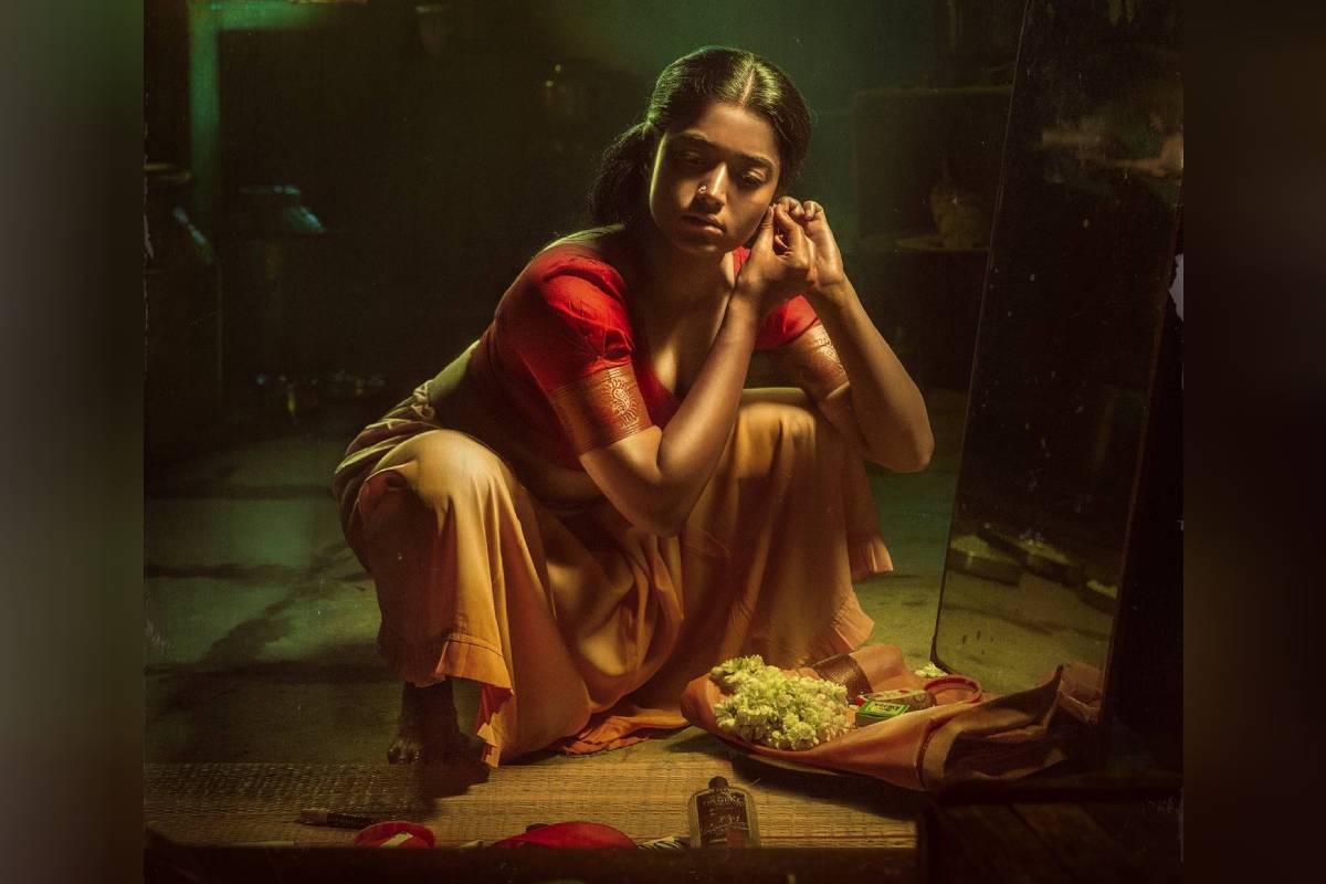 1200x800 Rashmika Mandanna shares first look of her character from Allu Arjun's Pushpa. The News Minute