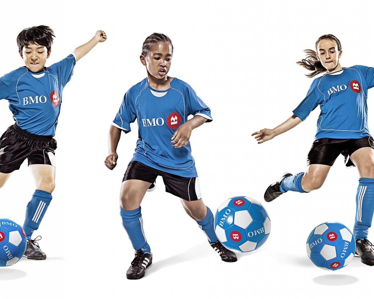 1280x1024 Kids Football Wallpaper