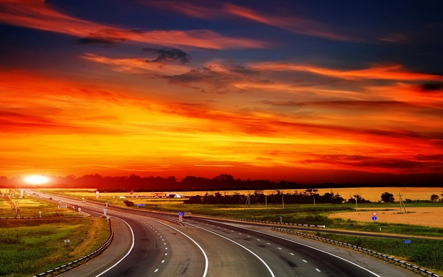 1440x900 HD Macbook Pro 13 Inch Background