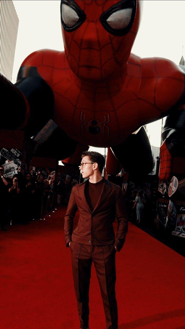 720x1280 Tom Holland And Zendaya Wallpaper