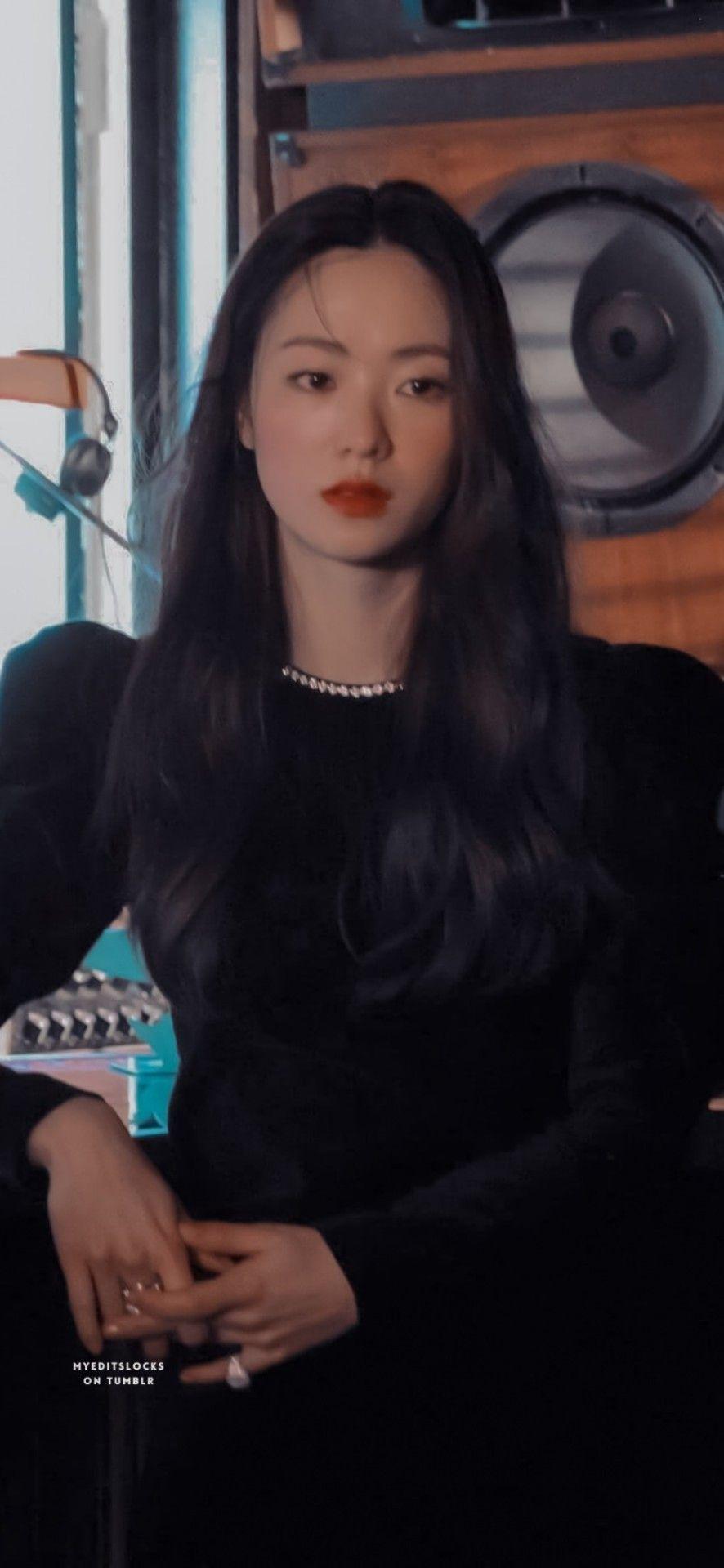 886x1920 Jeon Yeo Been Wallpaper