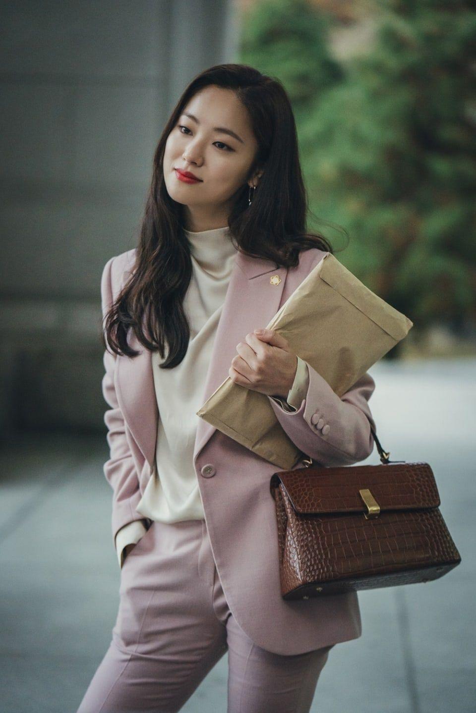 960x1439 Jeon Yeo Been Wallpaper