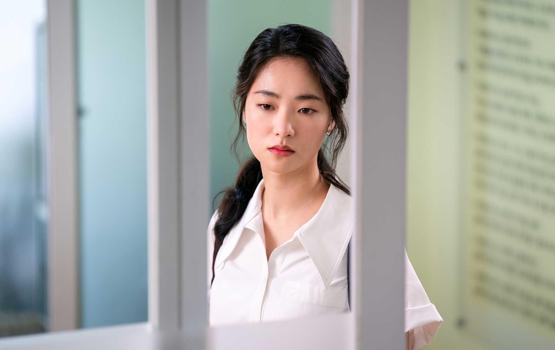 1900x1200 Jeon Yeo Bin: 7 Most Stylish Outfits From The Rising Actress