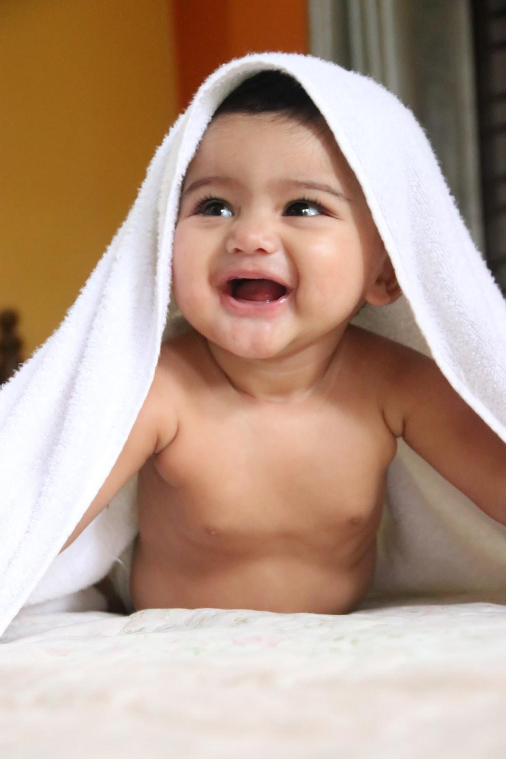 1000x1500 Cute Baby Picture [HD]. Download Free Image