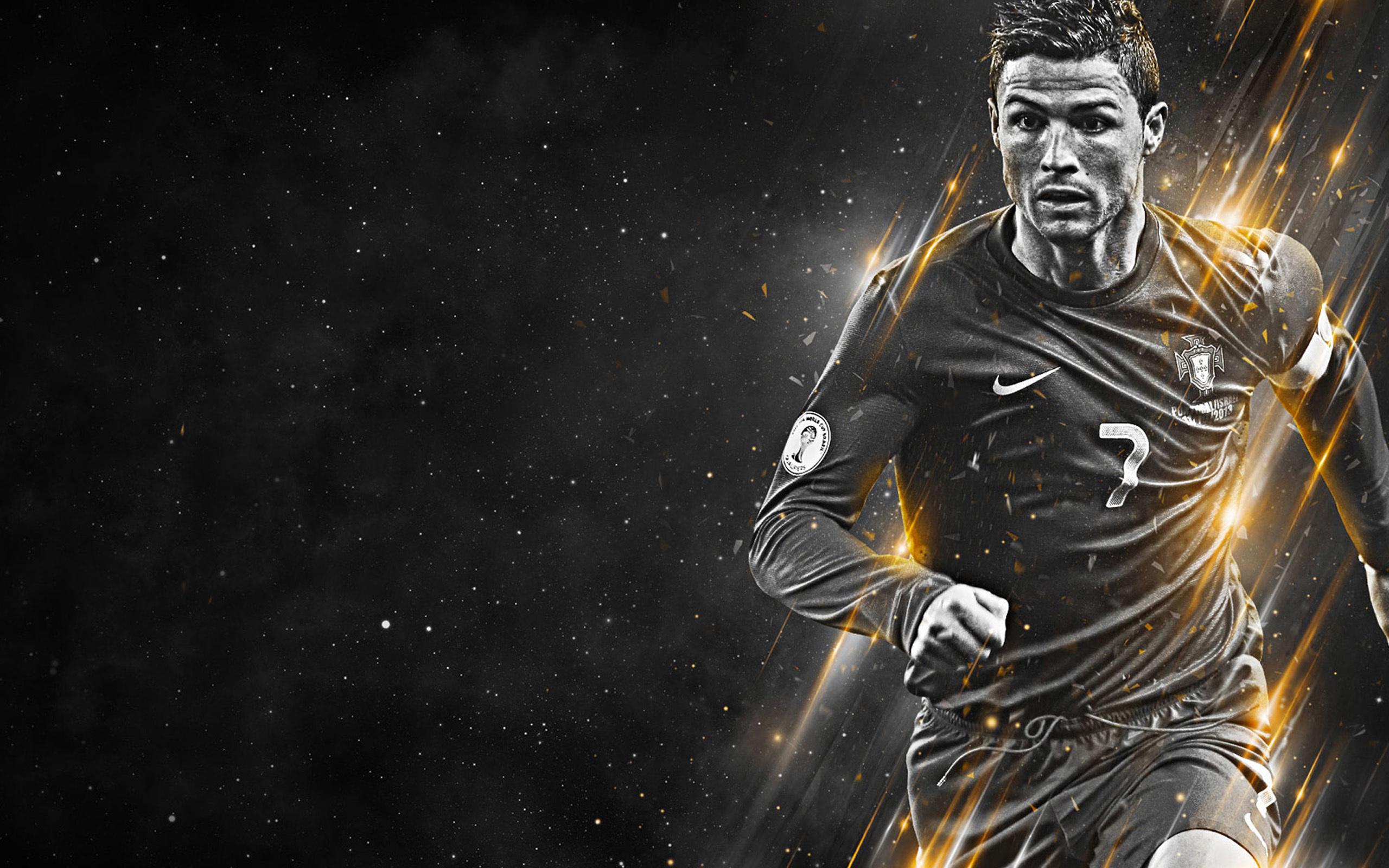 Cùng trang trí cho màn hình của bạn với những hình nền Cristiano Ronaldo 3D vô cùng chất lượng và sống động. Mỗi lần mở máy, bạn cảm thấy như được sống trong không gian của ngôi sao bóng đá này.