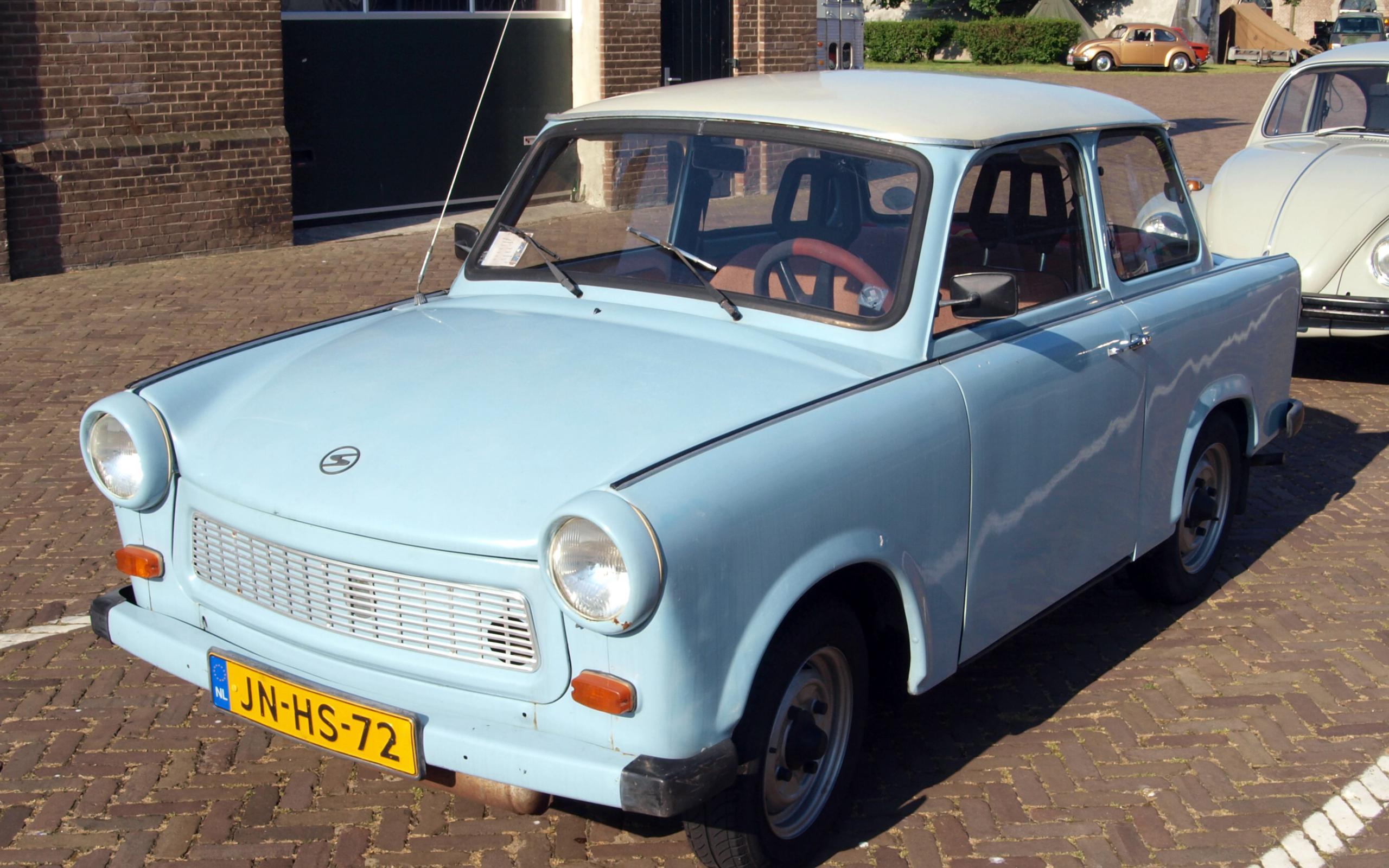 2560x1600 Trabant 601
