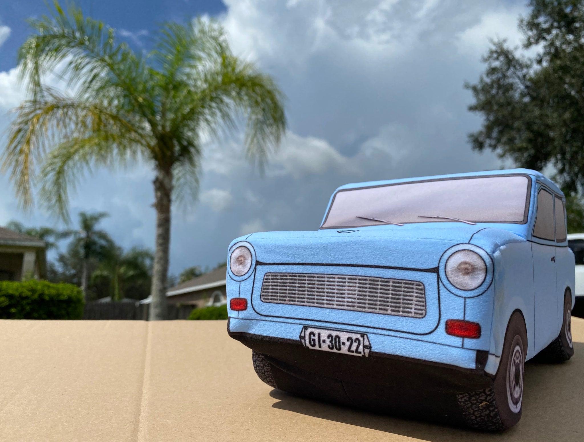 2048x1552 Trabant 601 Pillow