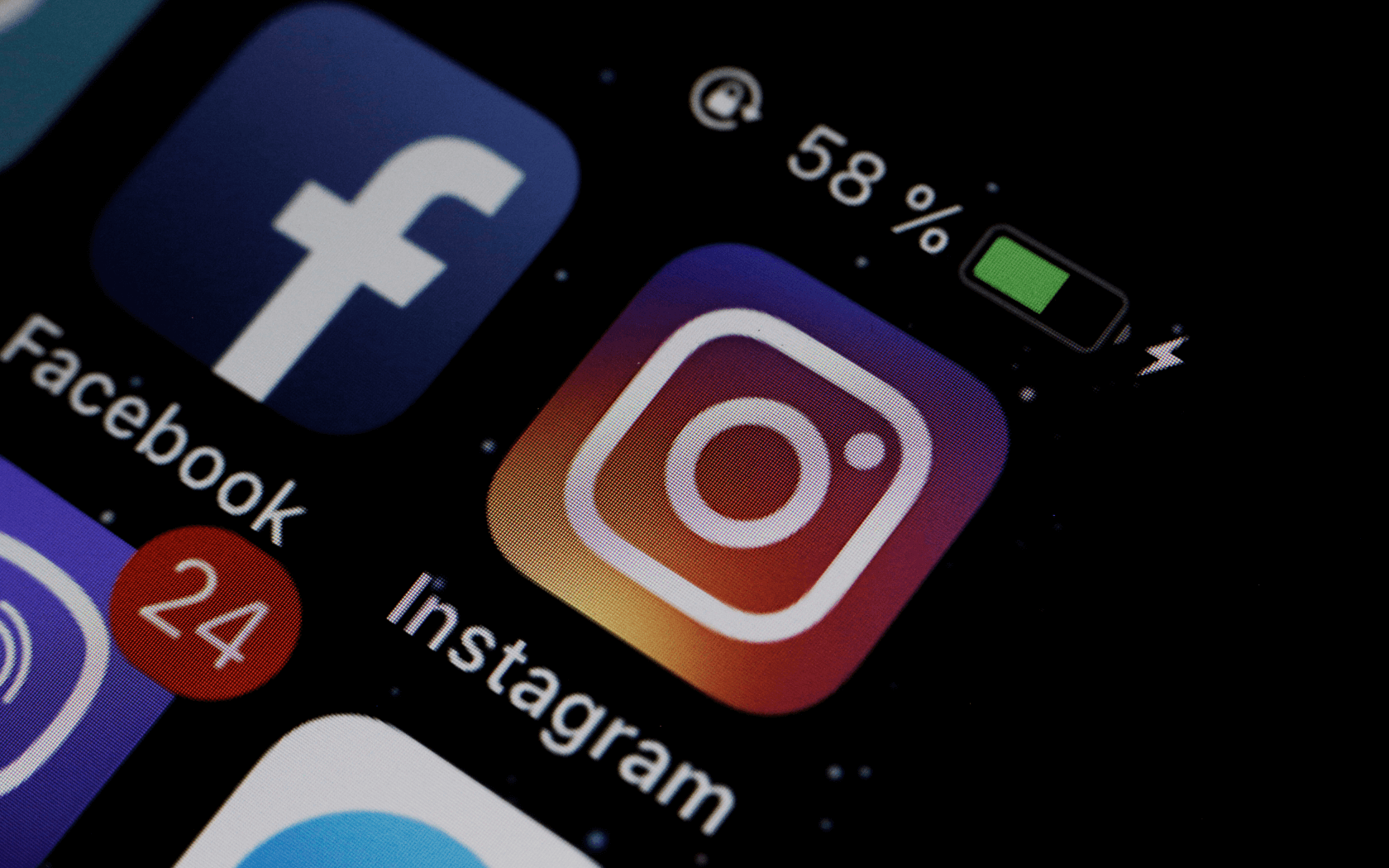 1680x1050 Kinzoo Reasons Parents Should Think Twice About Instagram for Kids