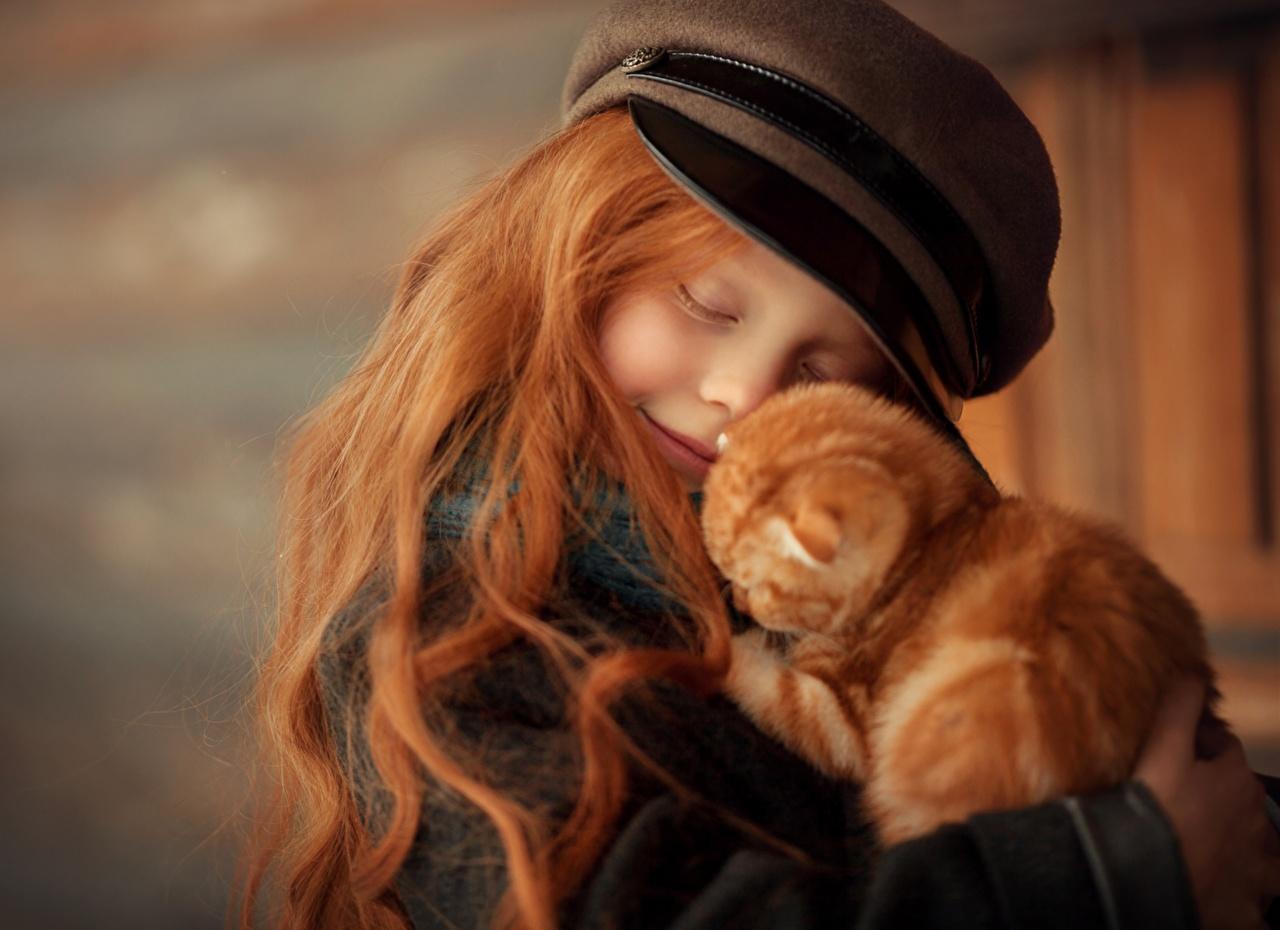1280x930 Picture Little girls Cats Redhead girl child Hug Hair Ginger color