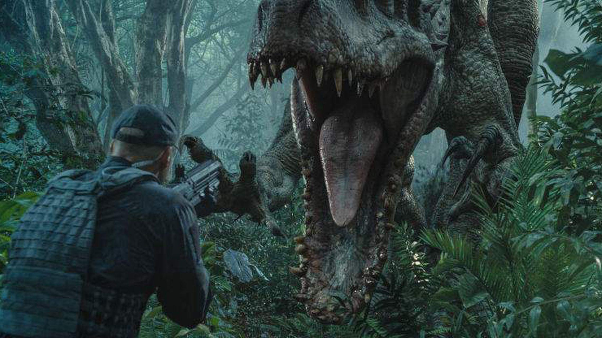2280x1282 Review: 'Jurassic World' full of thrills and purposeful sellouts