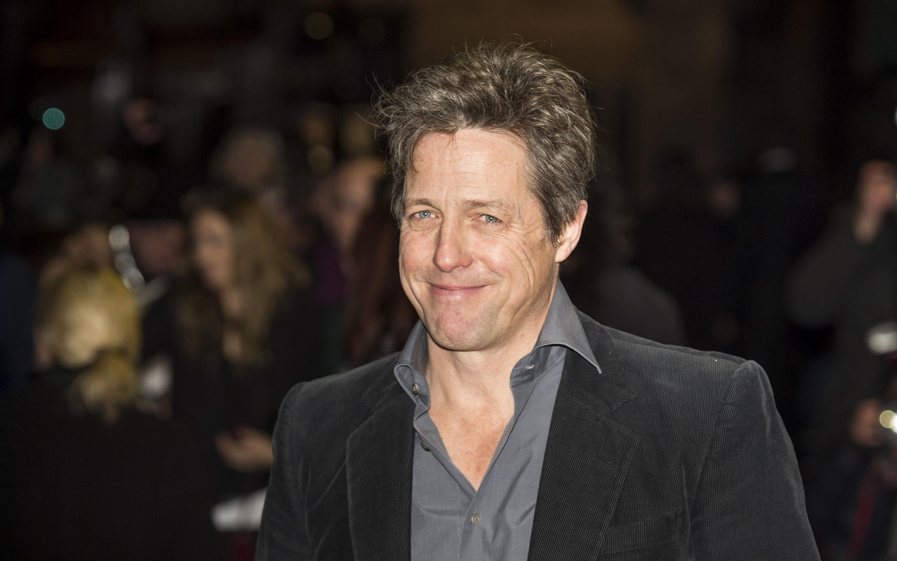 Хью грант фото. Хьюго джекман длинные волосы. Хью грант фильмы. Хью дэнси молодой. Хью грант.