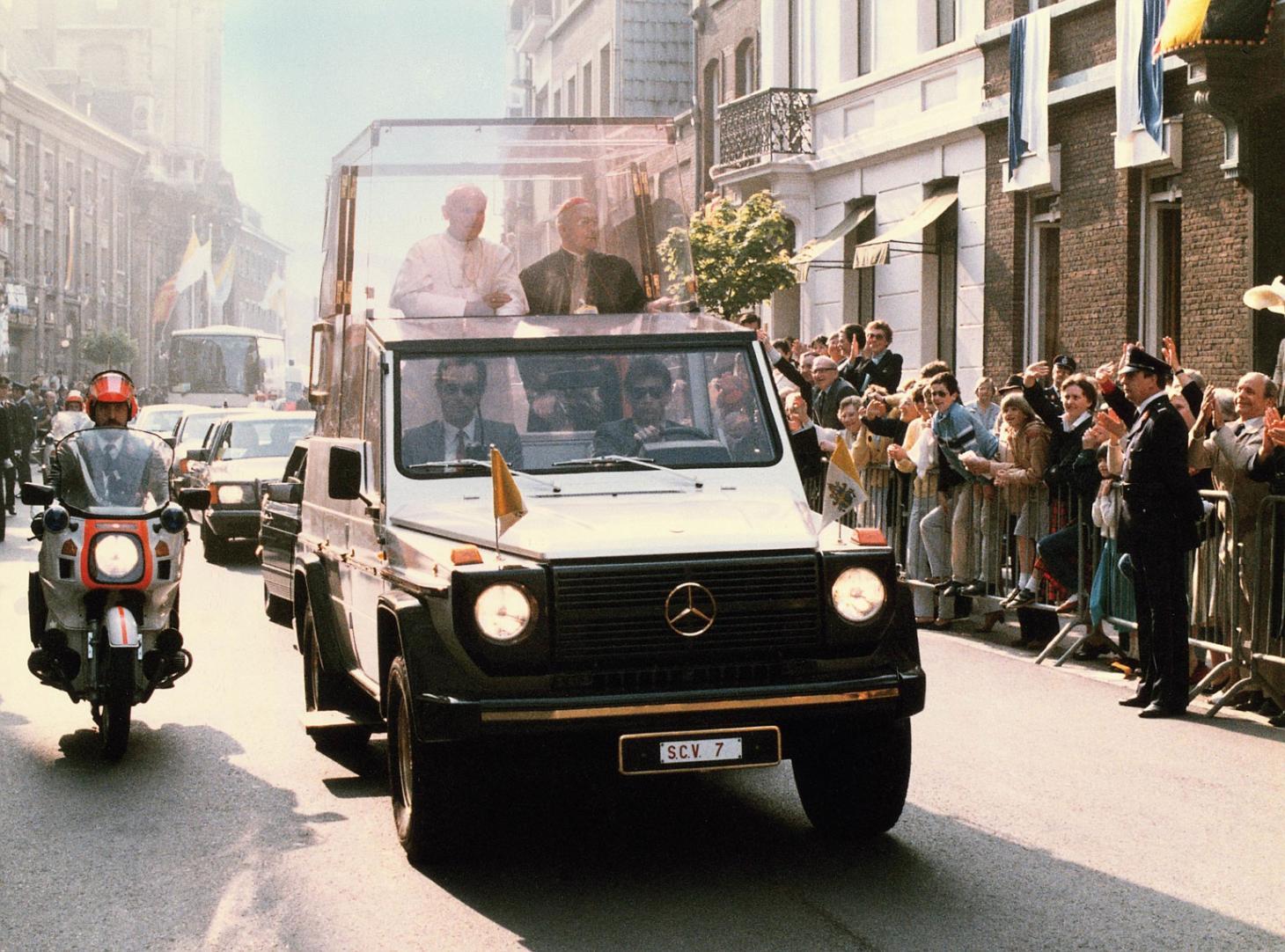 1460x1082 King Of The Off Road: 40 Years Of Mercedes G Wagen. Wallpaper*