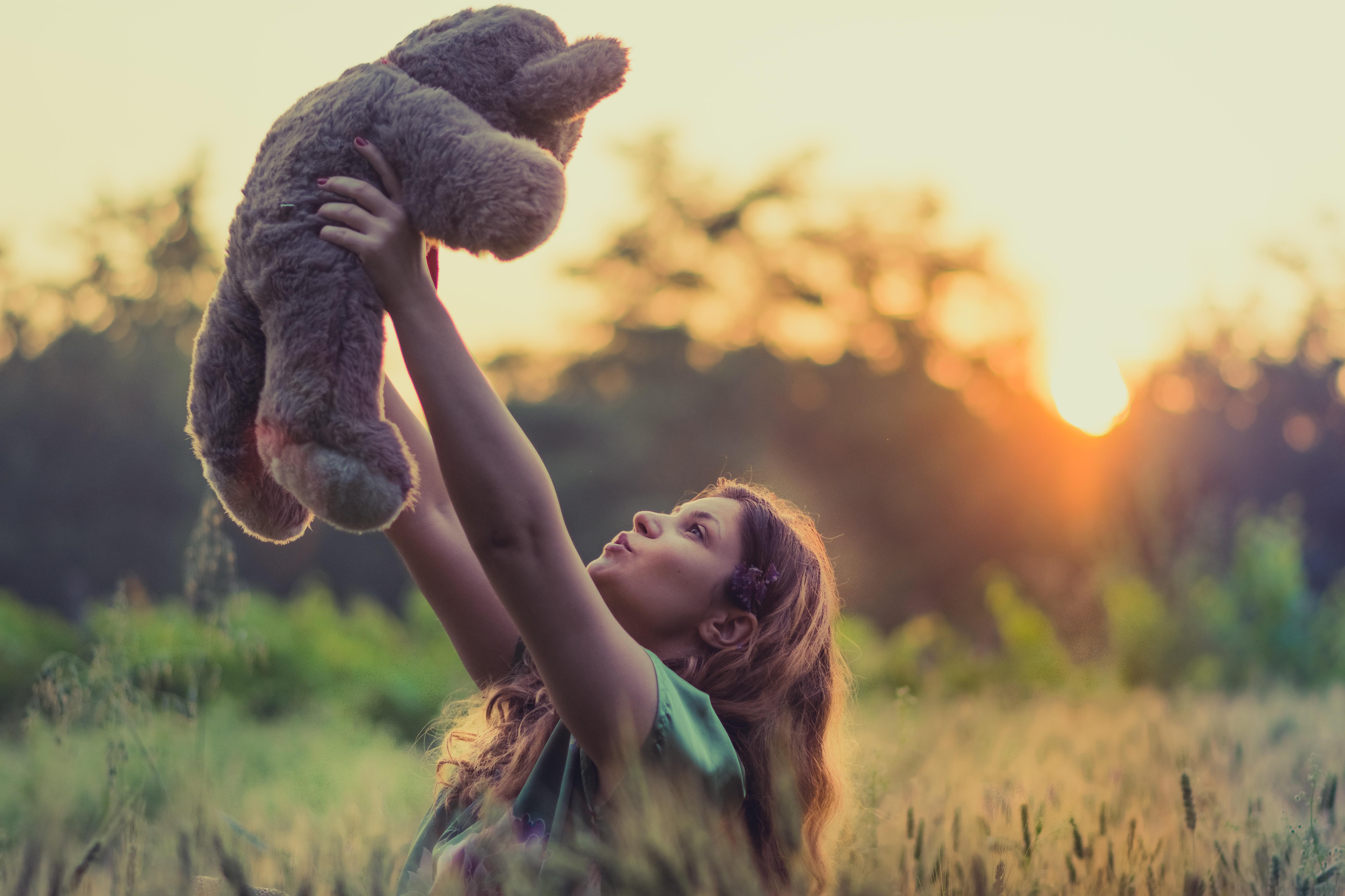 6000x4000 6000x4000 #child, #toy, #Free , #wallpaper, #sunrise, #holding, #face, #teddy, #girl, #sunlight, #grass, #sunset, #teddy bear, #cute wallpaper, #cute background, #hair, #tree, #field, #happy, #person, #bear HD Wallpaper