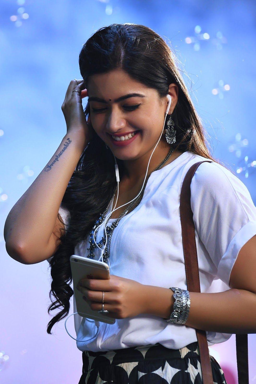 1067x1600 Rashmika Mandanna And Vijay Devarakonda HD Wallpaper