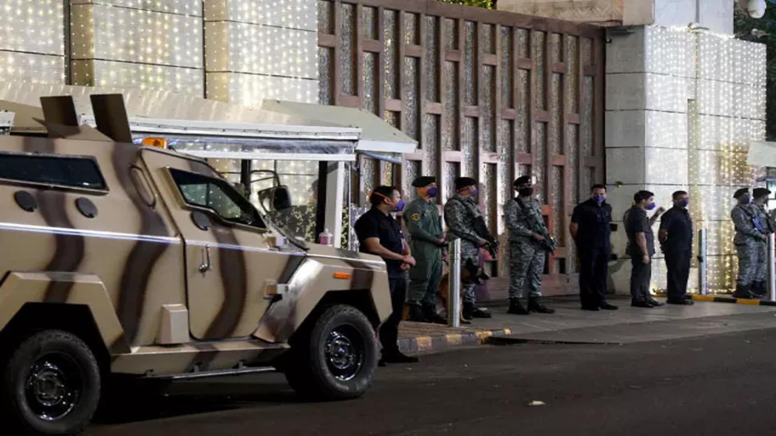 1600x900 antilia: Mumbai: Security beefed up outside Mukesh Ambani's Antilia house after 'threat' alert from taxi driver Economic Times Video