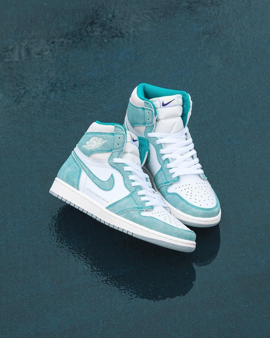 1080x1350 Jordan 1 Turbo Green Wallpaper