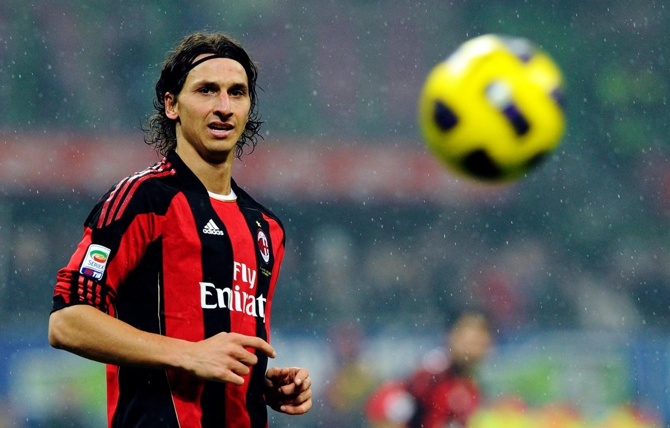 1332x850 Wallpaper yellow, rain, football, the ball, player, looks, football, milan, Milan, zlatan ibrahimovic image for desktop, section спорт