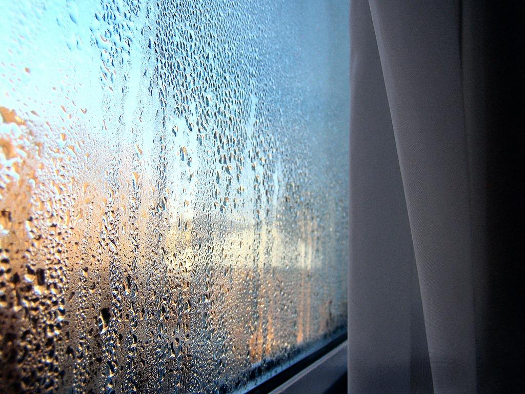 1024x768 Condensation On Window