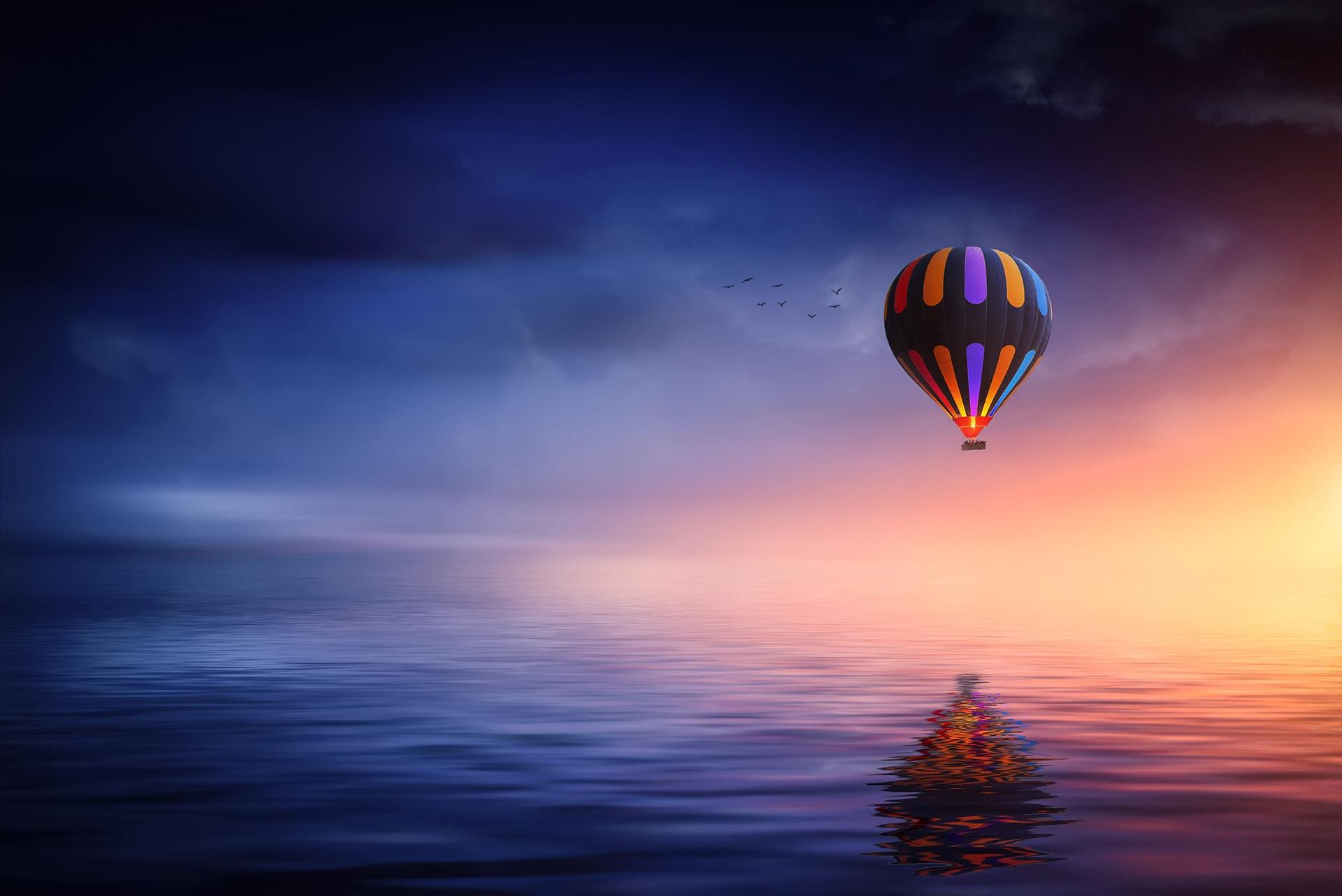 1920x1282 Interesting Hot Air Balloon Photo