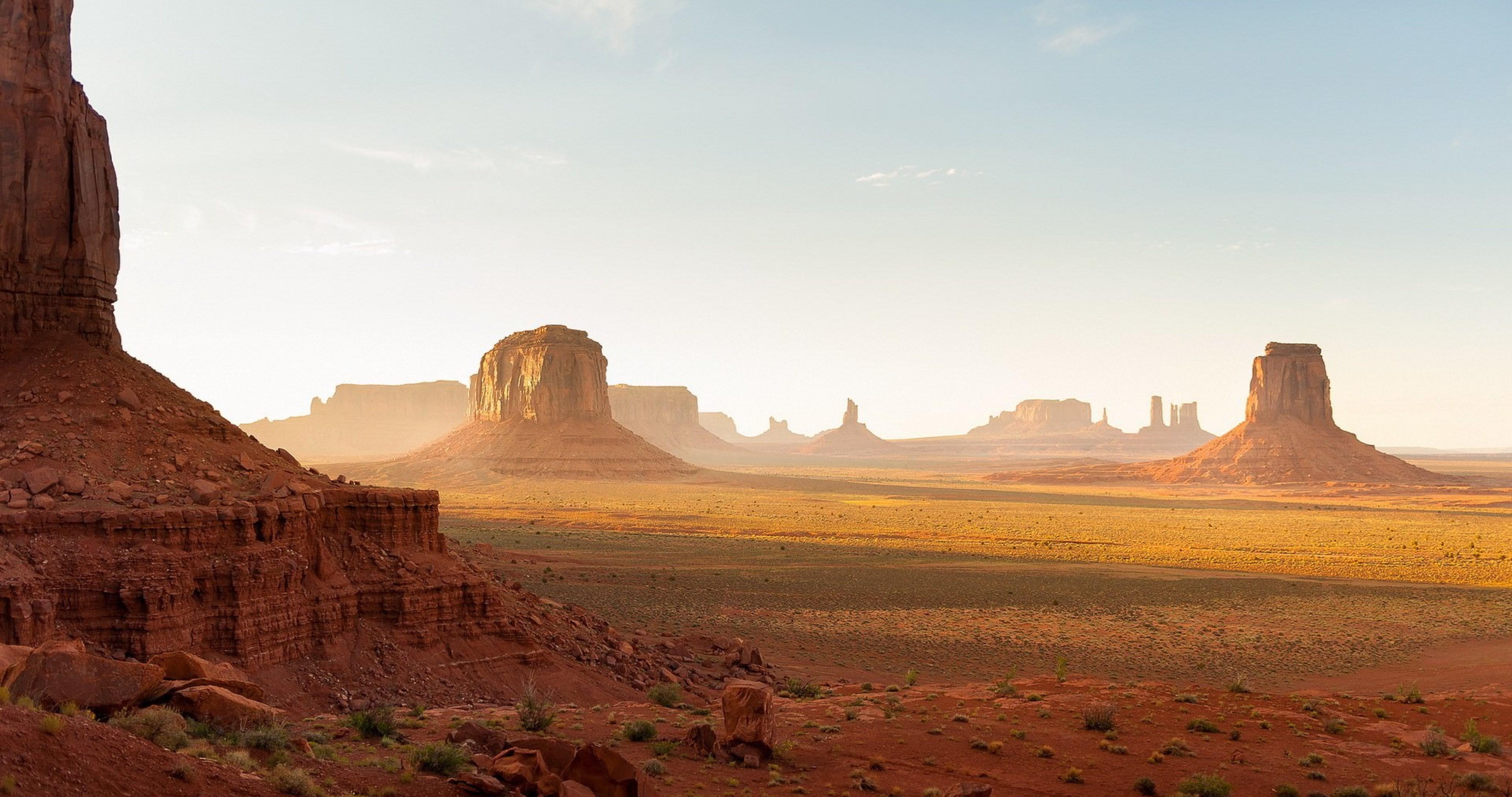 Am desert. Долина монументов (штат Аризона). Штат Юта Долина монументов. Долина монументов (штат Аризона) дорога. Долина монументов, штаты Аризона/Юта.