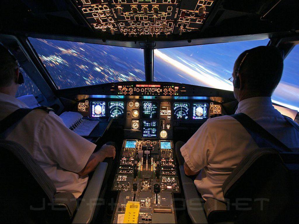 1024x768 Airbus A320 Cockpit