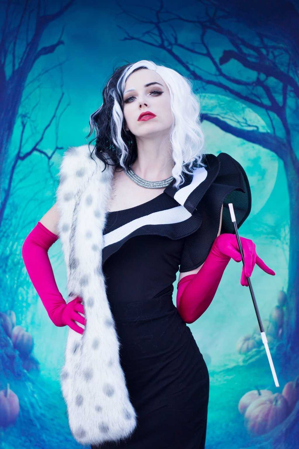 1024x1536 Cruella Wallpaper