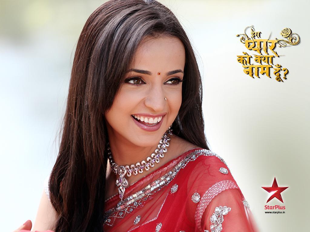 1024x768 Sanaya Irani Wallpaper